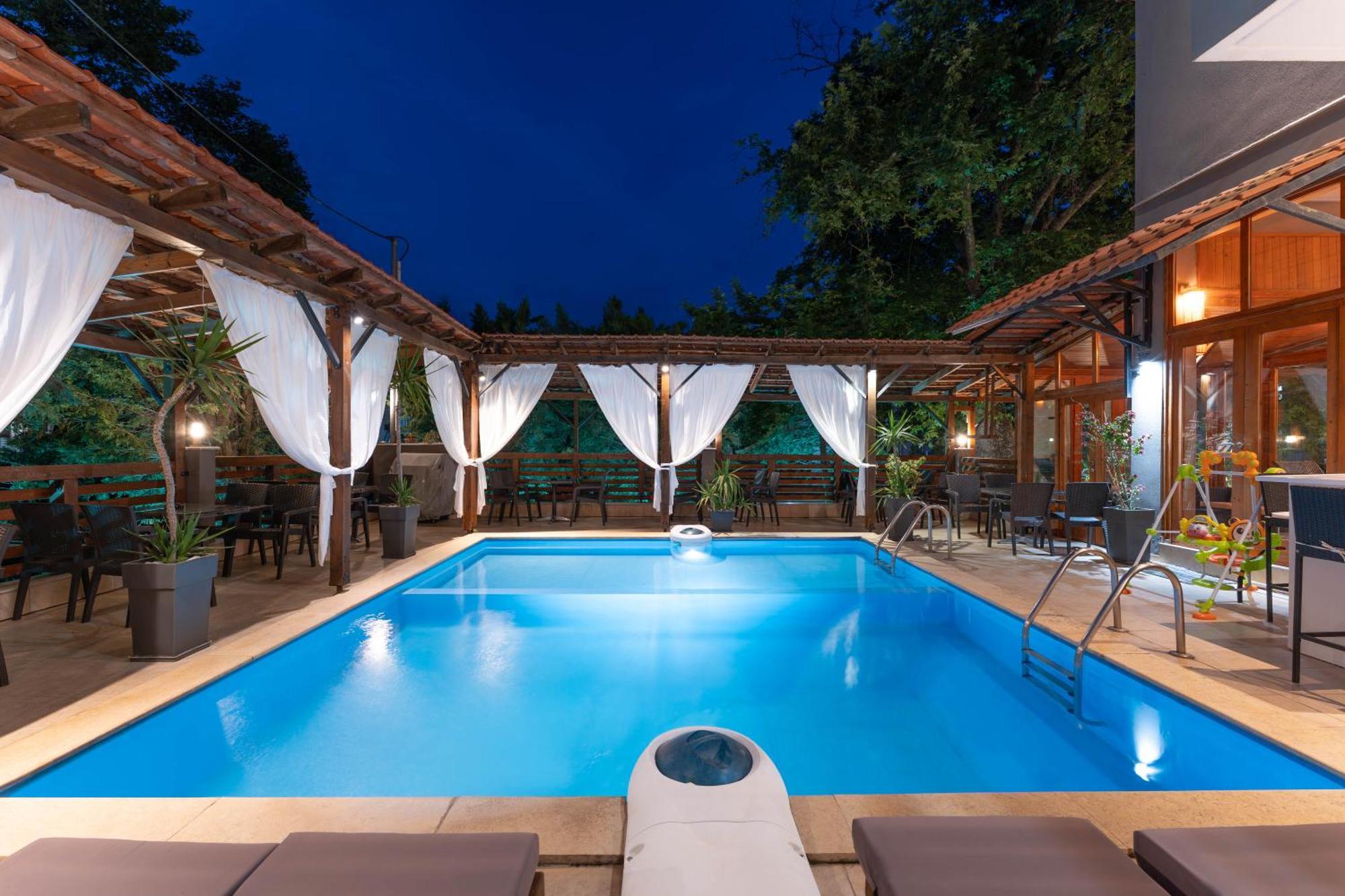 Kipos Resort Néa Péramos エクステリア 写真