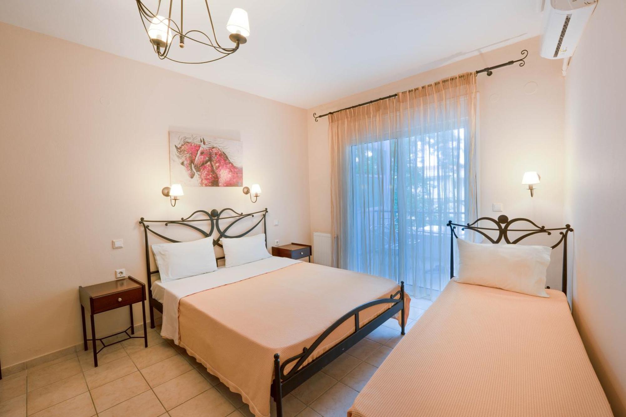 Kipos Resort Néa Péramos エクステリア 写真